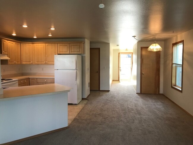 Photo - 473-475 SE Excel St Unit 473