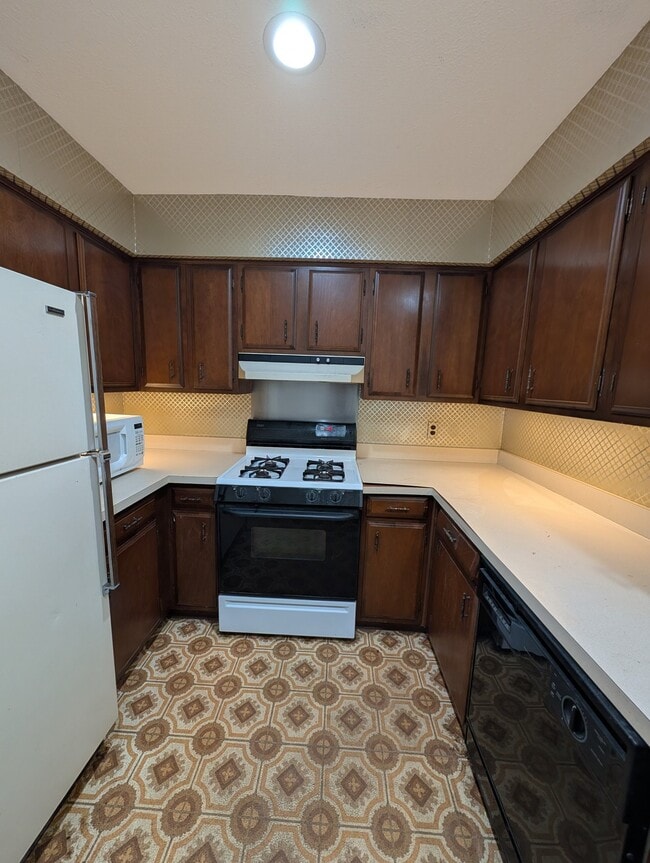 Building Photo - 128 Grand St Unit 3