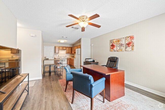 2BR, 2BA - 960SF - Living