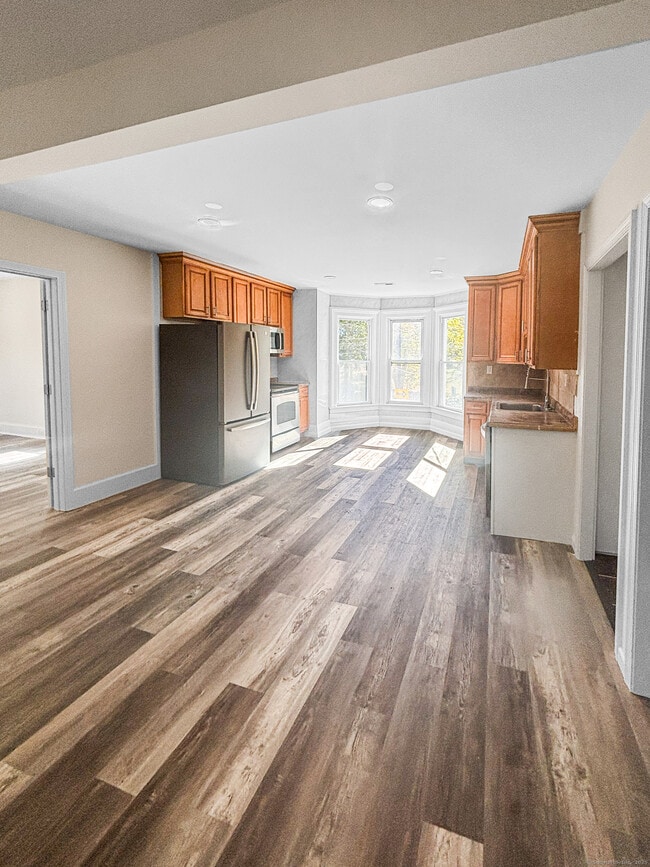 Photo - 358 Pomeroy Ave