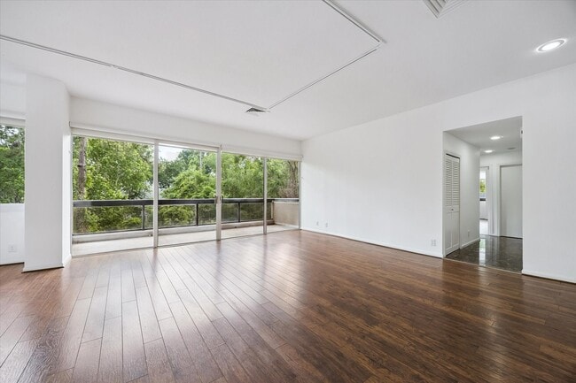 Photo - 49 Briar Hollow Ln Unidad 101