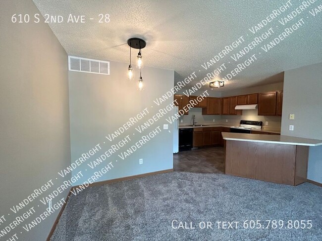 Building Photo - 610 S 2nd Ave Unit 28