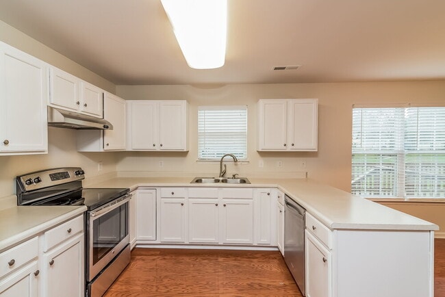 Photo - 1864 Devon Dr