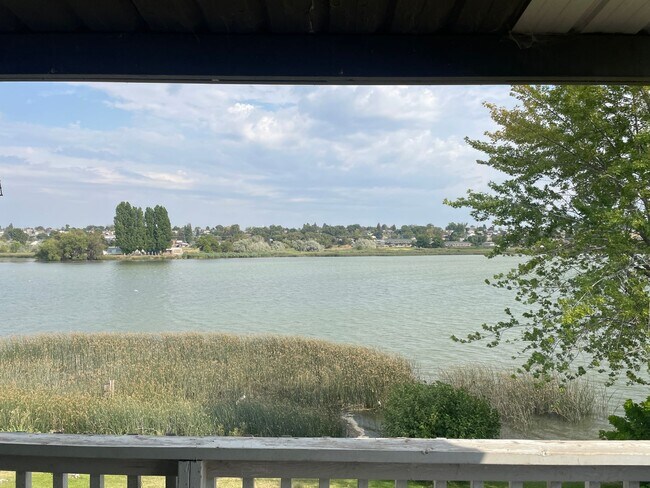 Photo - Lake View Apartment for Rent!!!