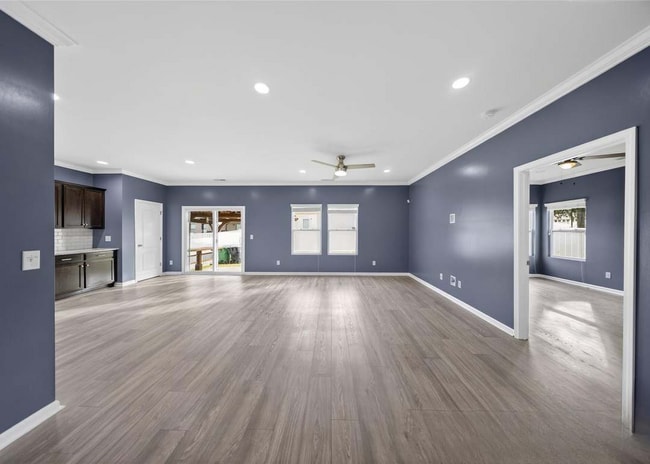 Photo - 7802 Hereford St