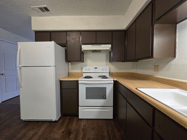 Photo - 1305 Indian Trail Unidad 1305 Indian Trail - D