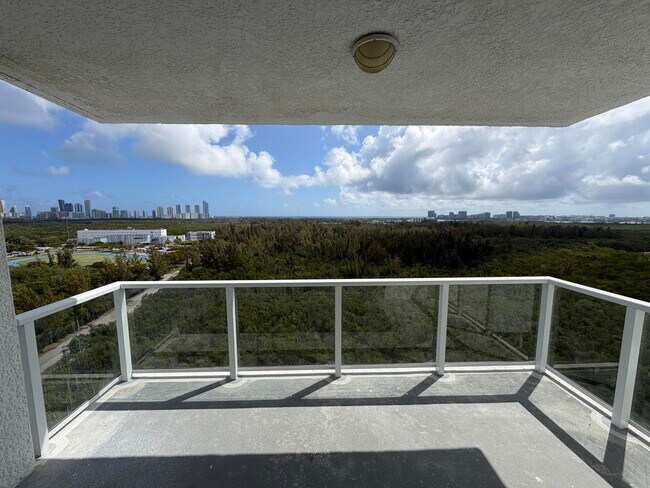 Photo - 15051 Royal Oaks Ln