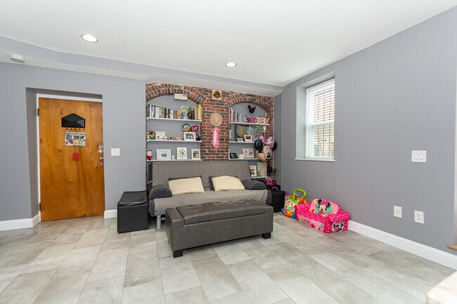 Photo - 78 W Concord St Unidad 78