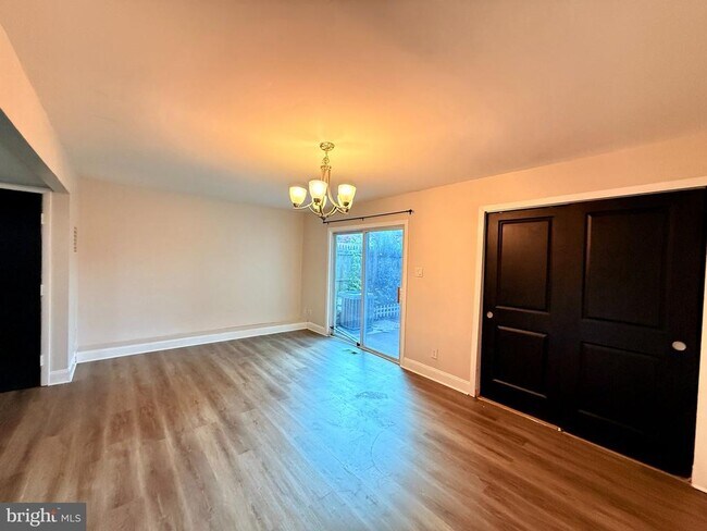 3 Madeley Ct