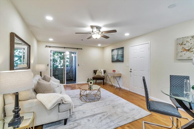 Building Photo - 880 E Fremont Ave Unit 722