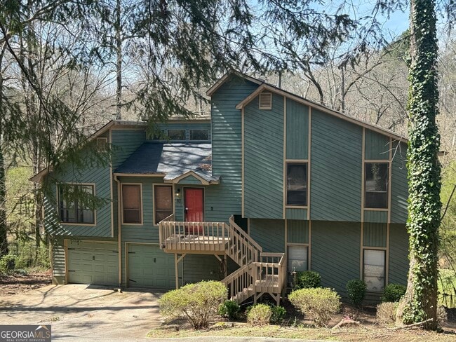 Photo - 82 Geraldine Dr SE