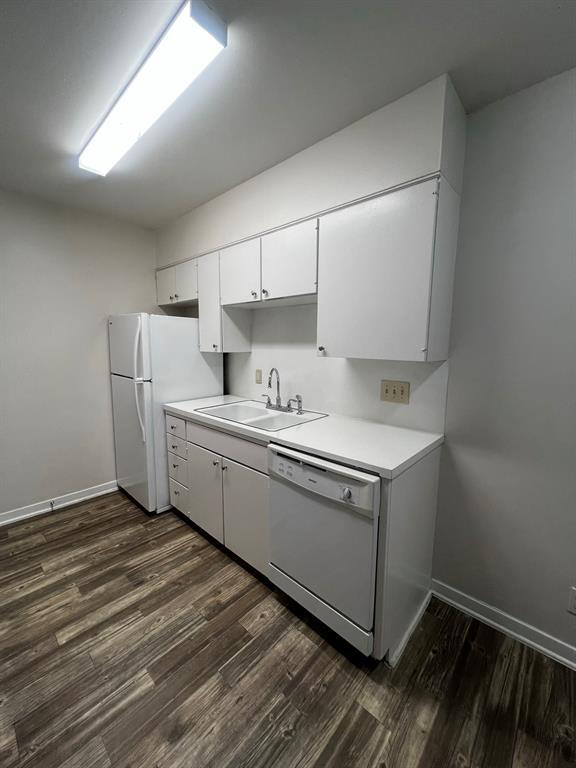 Photo - 1037 E 44th St Unit 205