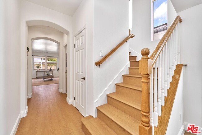 646 N Sierra Bonita Ave