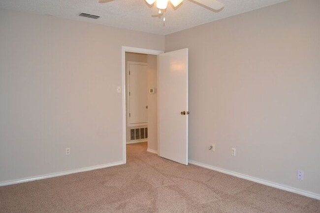 Photo - 2 bedroom, 1 bathroom duplex in Flint - To...
