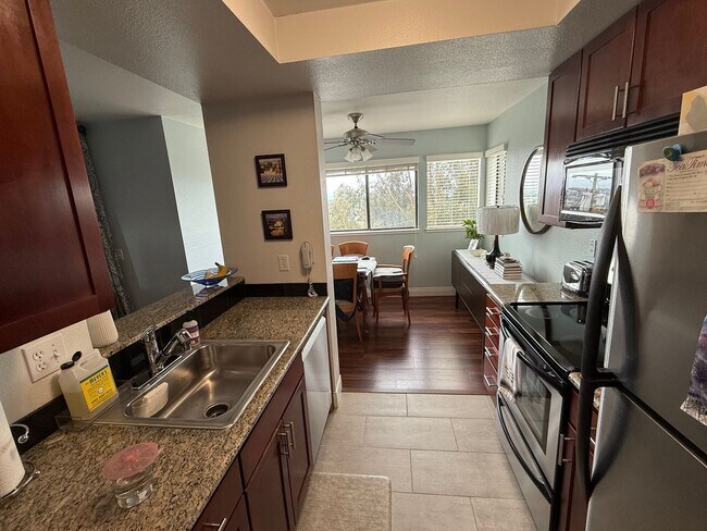 Photo - Hayward Condo 1 Bed/1 Bath Updated kitchen, lots of light and Bay views, dogs welcome