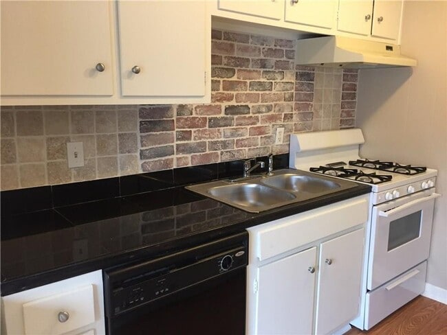 Photo - UPGRADED 1 BED WASHER AND DRYER IN UNIT Unit #104