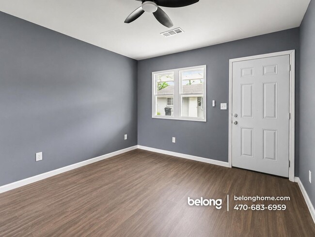 Photo - 3213 Lee St Unit 1