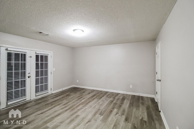 Photo - 5838 Waggoner Ct