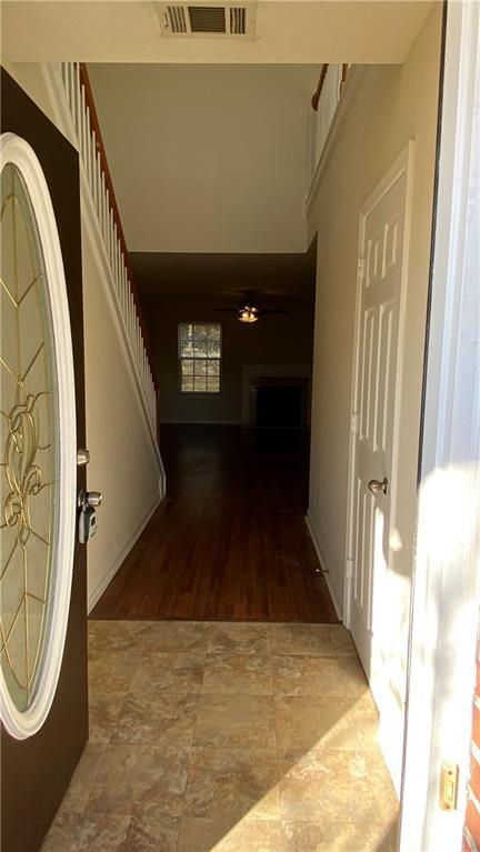 Photo - 986 Hawthorn Ln