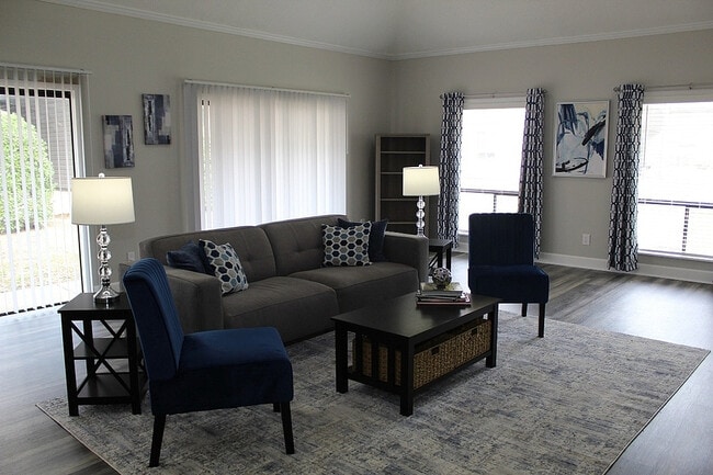 Photo - Woodland Villas Apartments