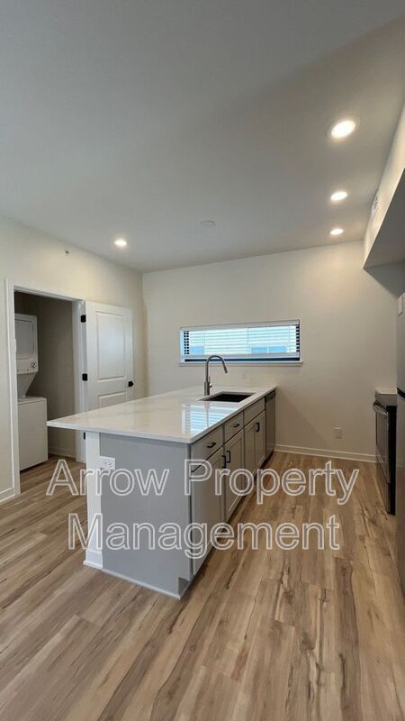 Photo - 2230 R St Unit 8