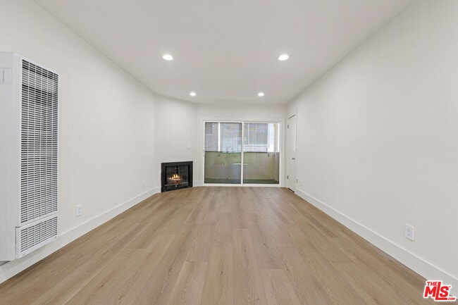 Photo - 635 Westmount Dr Unit 2