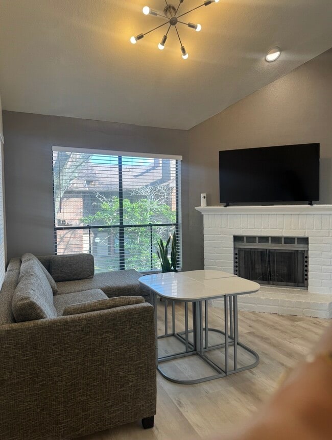 Photo - 3130 Walnut Bend Ln Unit 424