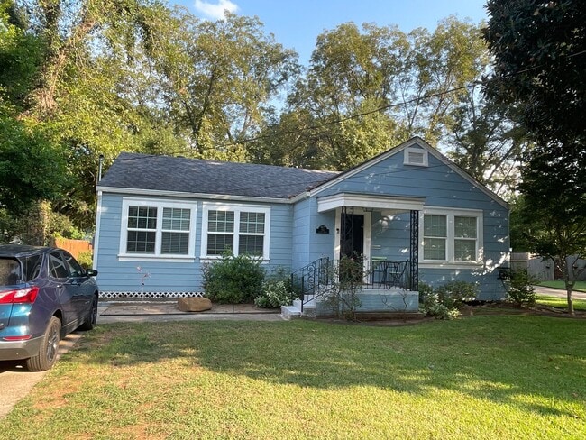Building Photo - Broadmoor Beauty Rental