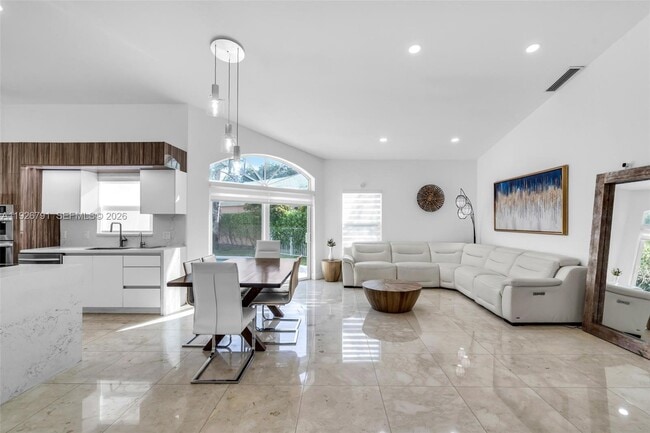 Photo - 15241 Wilshire Ct