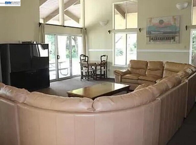 Photo - 1720 Halford Ave Unidad 121