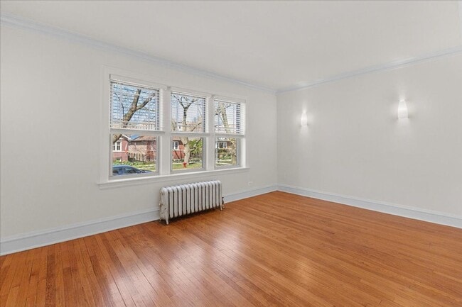 Large One Bedroom in Andersonville - Large One Bedroom in Andersonville Apartment Unit 35-3A