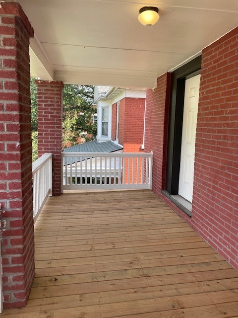 Covered Front Porch - 521 Benton Blvd Unit Benton #2