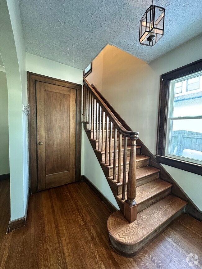 Building Photo - 5228 Carrollton Ave Rental