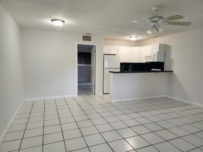 Photo - 750 SW 2nd St Unit 2