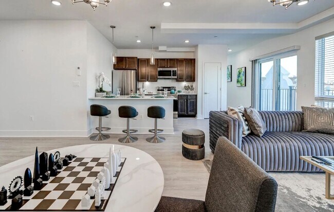 Photo - 601 S Broadway