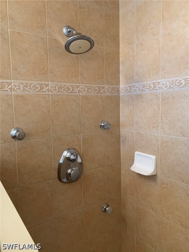 3910 Jasmine Lake Cir