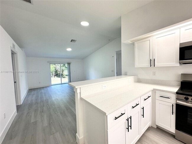 Photo - 6018 Lacota Ave