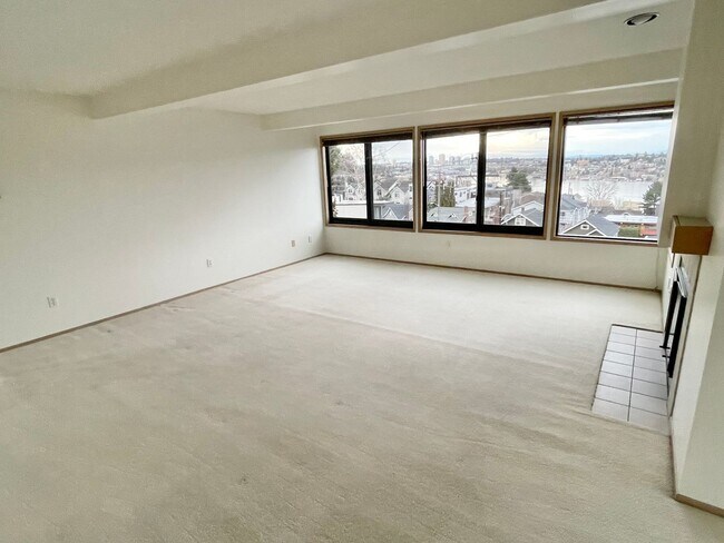 Photo - Queen Anne Condo with Exceptional Views an... Unit 201