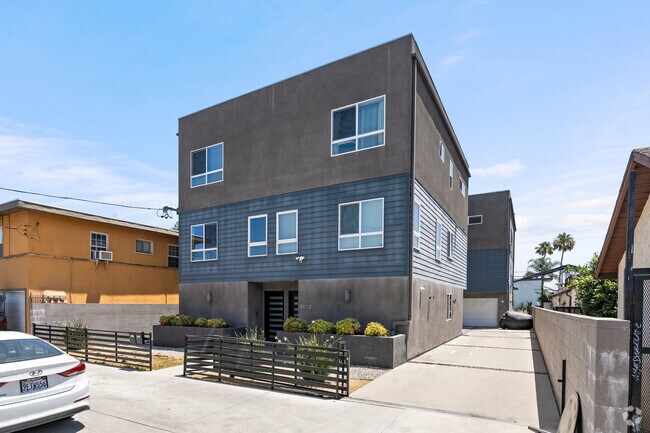 5653 Fair Ave - 5653 Fair Ave