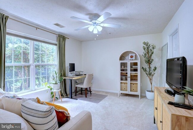 Photo - 2056 Quaker Way Unit 1