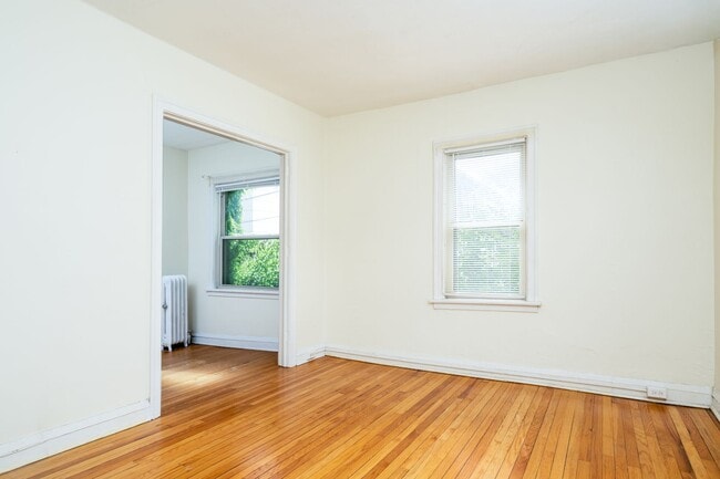 Photo - 2226 Garfield Ave S