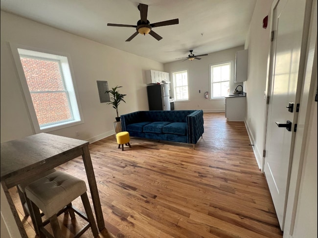 Photo - 106 E Broad St Unit Apt 6