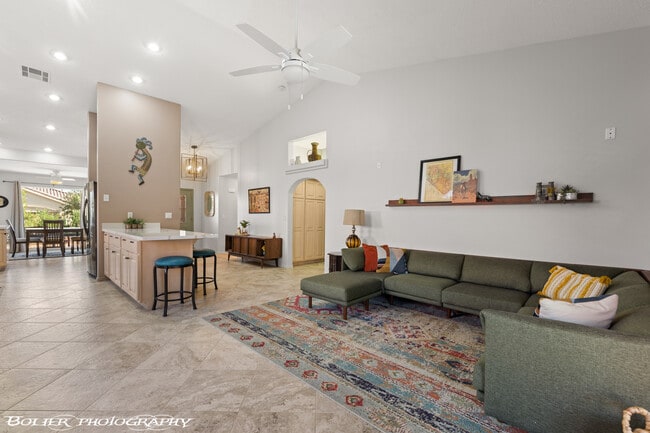 887 Ironwood Dr