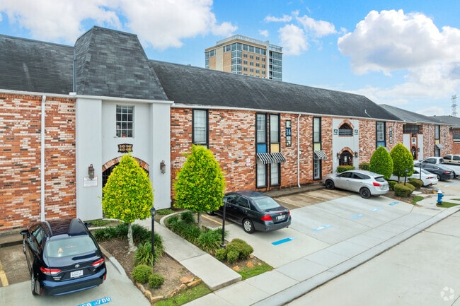 Stratford House Apartments