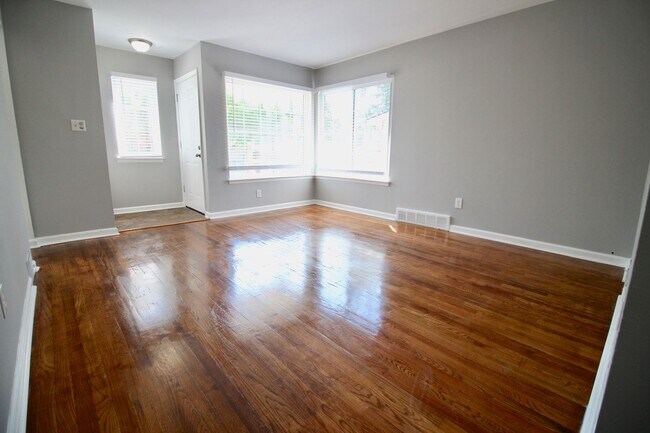 Photo - Neat and clean 3 bedroom ranch for rent in...
