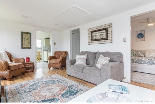 Photo - 18 Thompson Ln