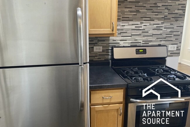 Photo - 1253 W Henderson St Unit 3