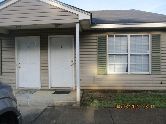 Building Photo - 2507 Cardinal St