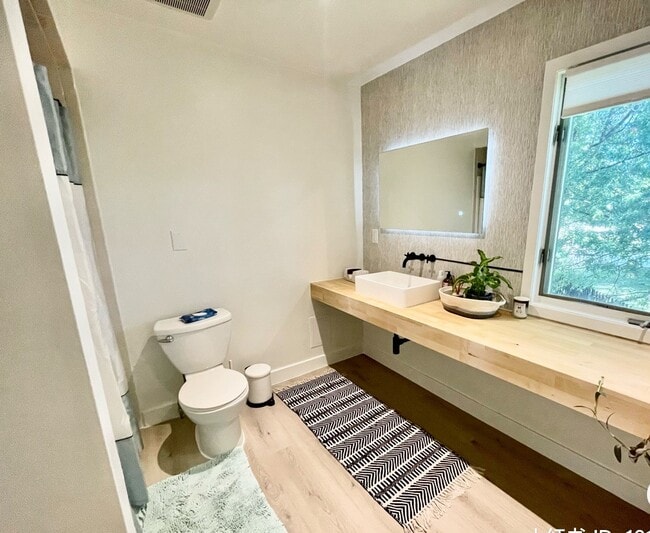 Photo - 40 Triumph Ct Unit 40B