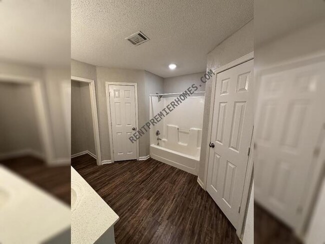 Photo - 103 White Wing Way